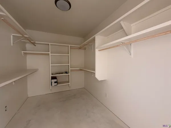 $427,030 | 21513 Blue Fin Drive, Springfield, LA 70462