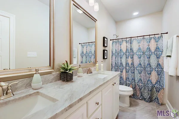 $427,030 | 21513 Blue Fin Drive, Springfield, LA 70462