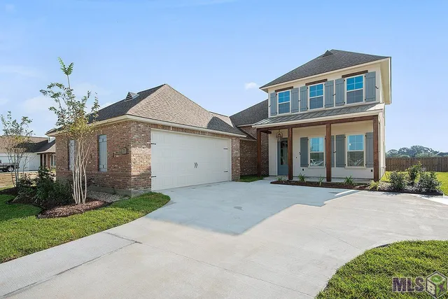 $427,030 | 21513 Blue Fin Drive, Springfield, LA 70462