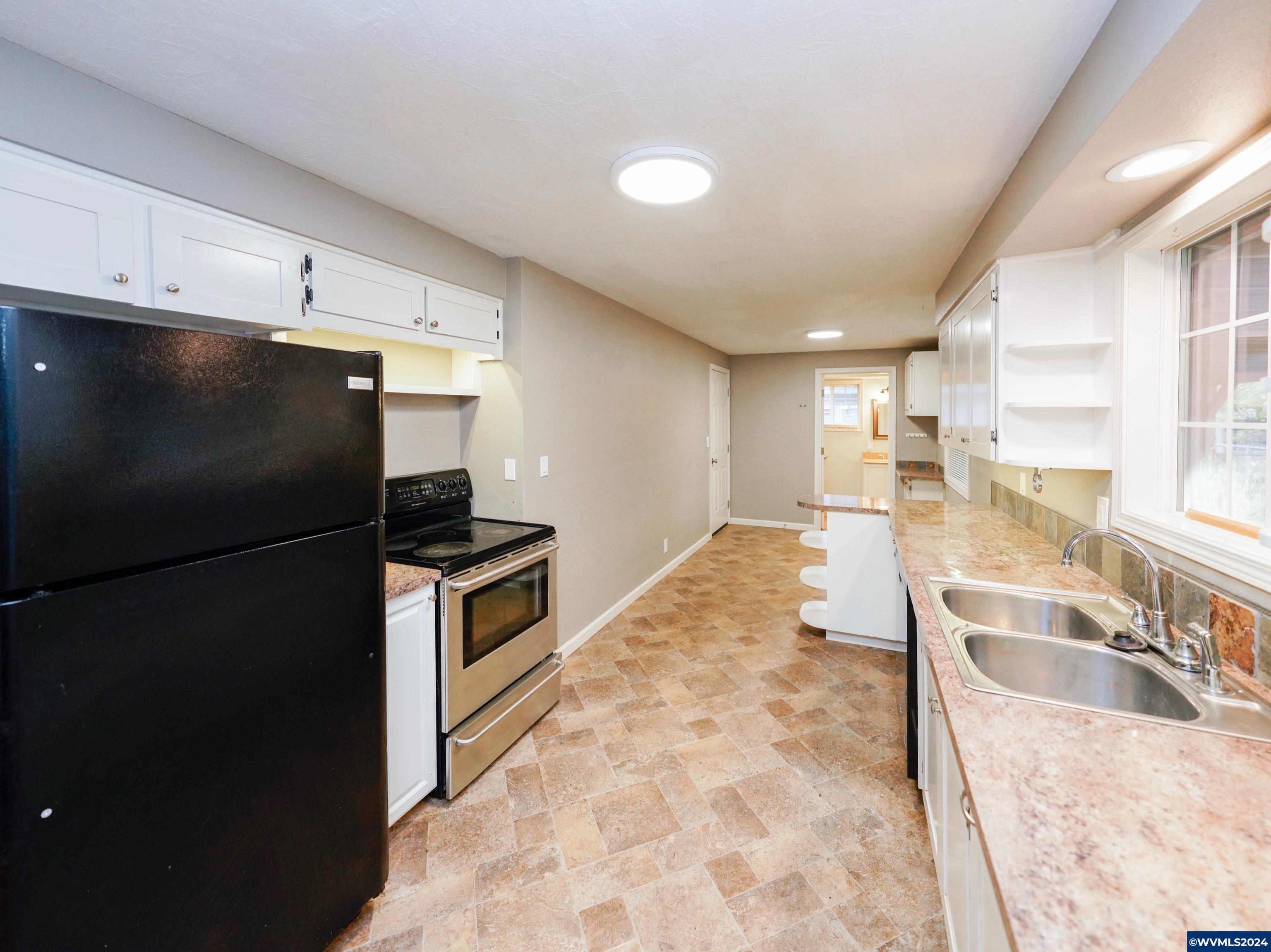 4831 Lone Oak Road Southeast Salem, OR 97302 - Photo 7 of 34 Gallery Image 7