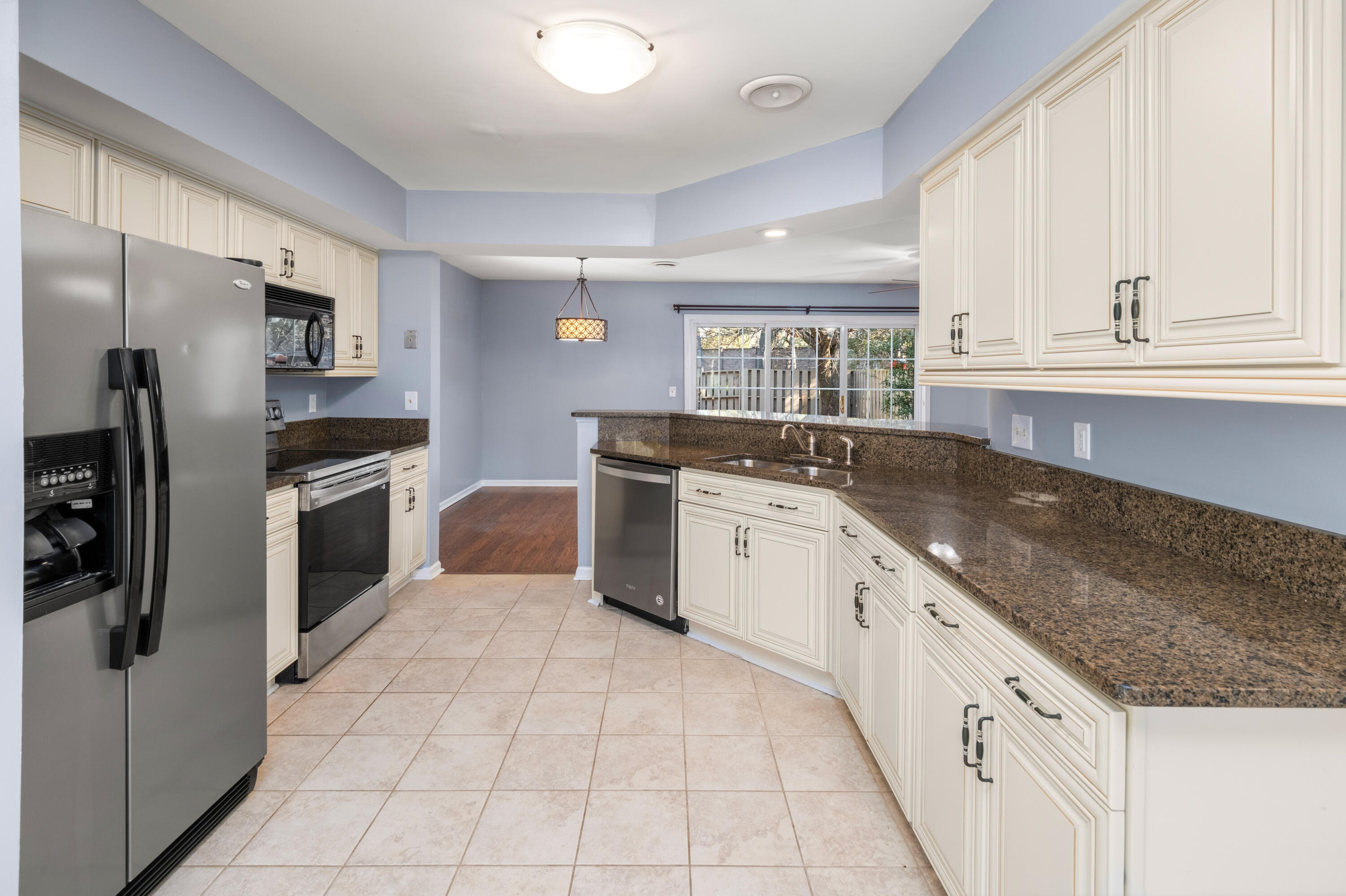 2079 Emerald Terrace Mount Pleasant, SC 29464 - Photo 12 of 40 2079 Emerald Terrace_Eterna_Media-11