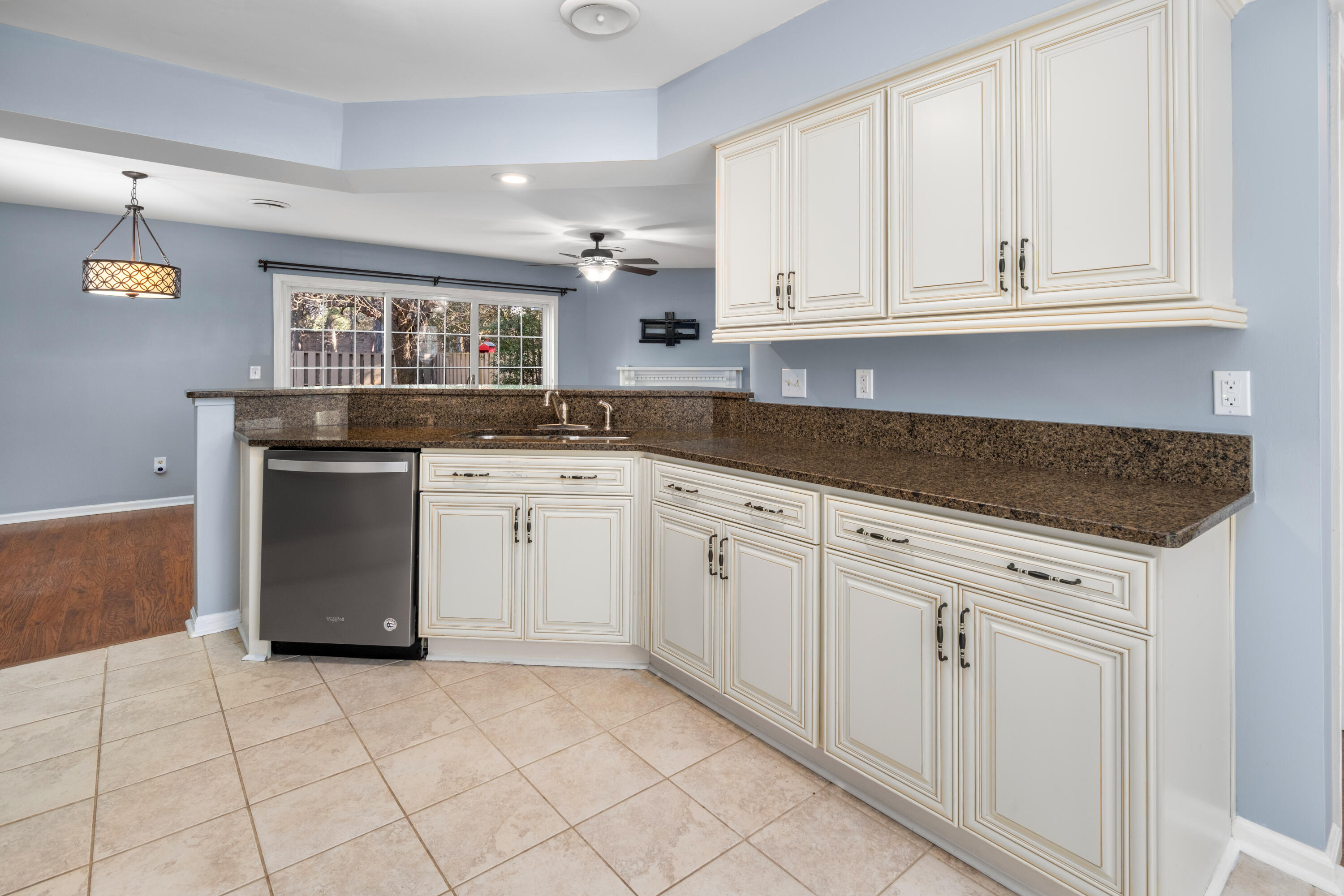 2079 Emerald Terrace Mount Pleasant, SC 29464 - Photo 13 of 40 2079 Emerald Terrace_Eterna_Media-12