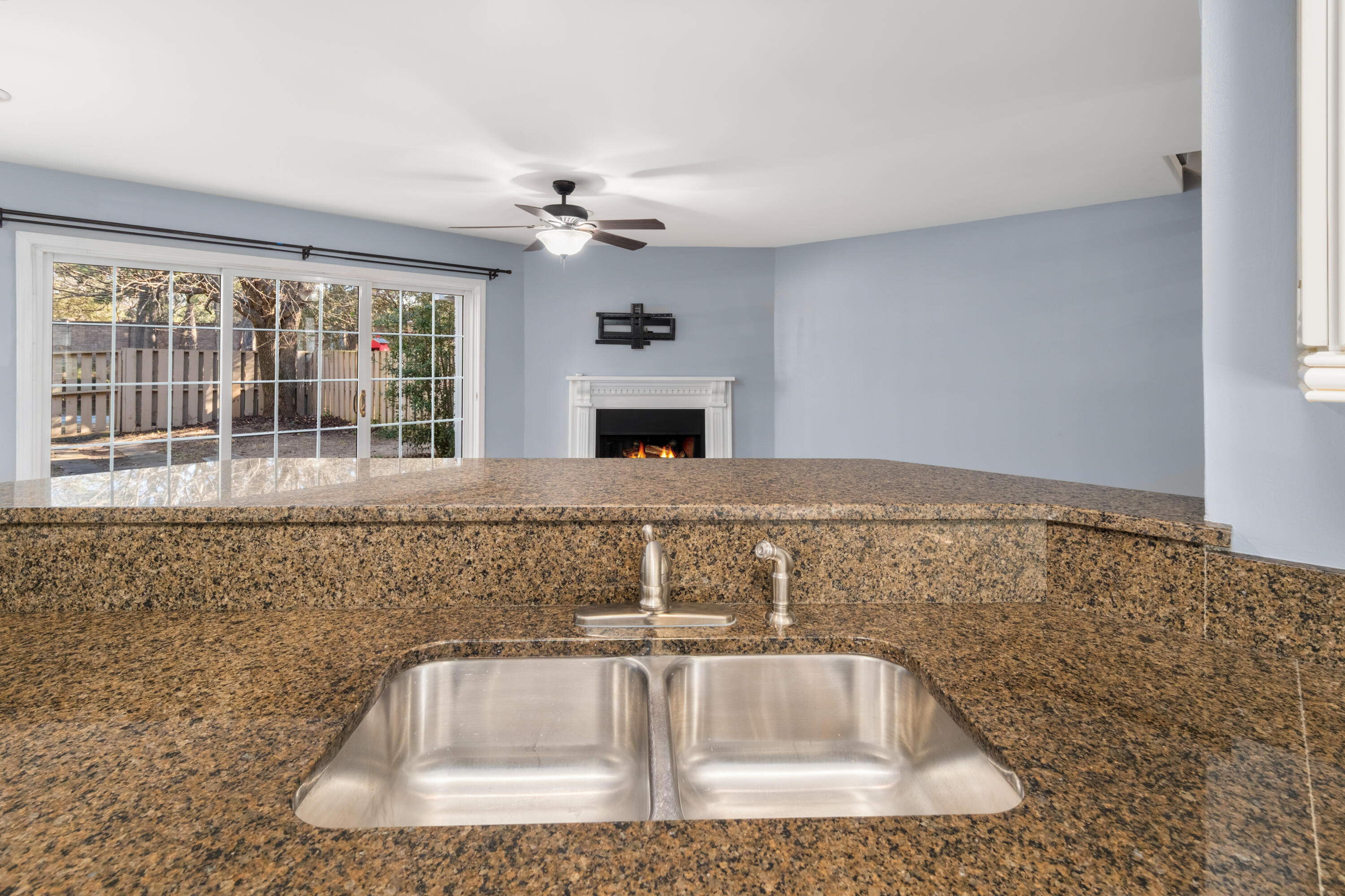 2079 Emerald Terrace Mount Pleasant, SC 29464 - Photo 15 of 40 2079 Emerald Terrace_Eterna_Media-14