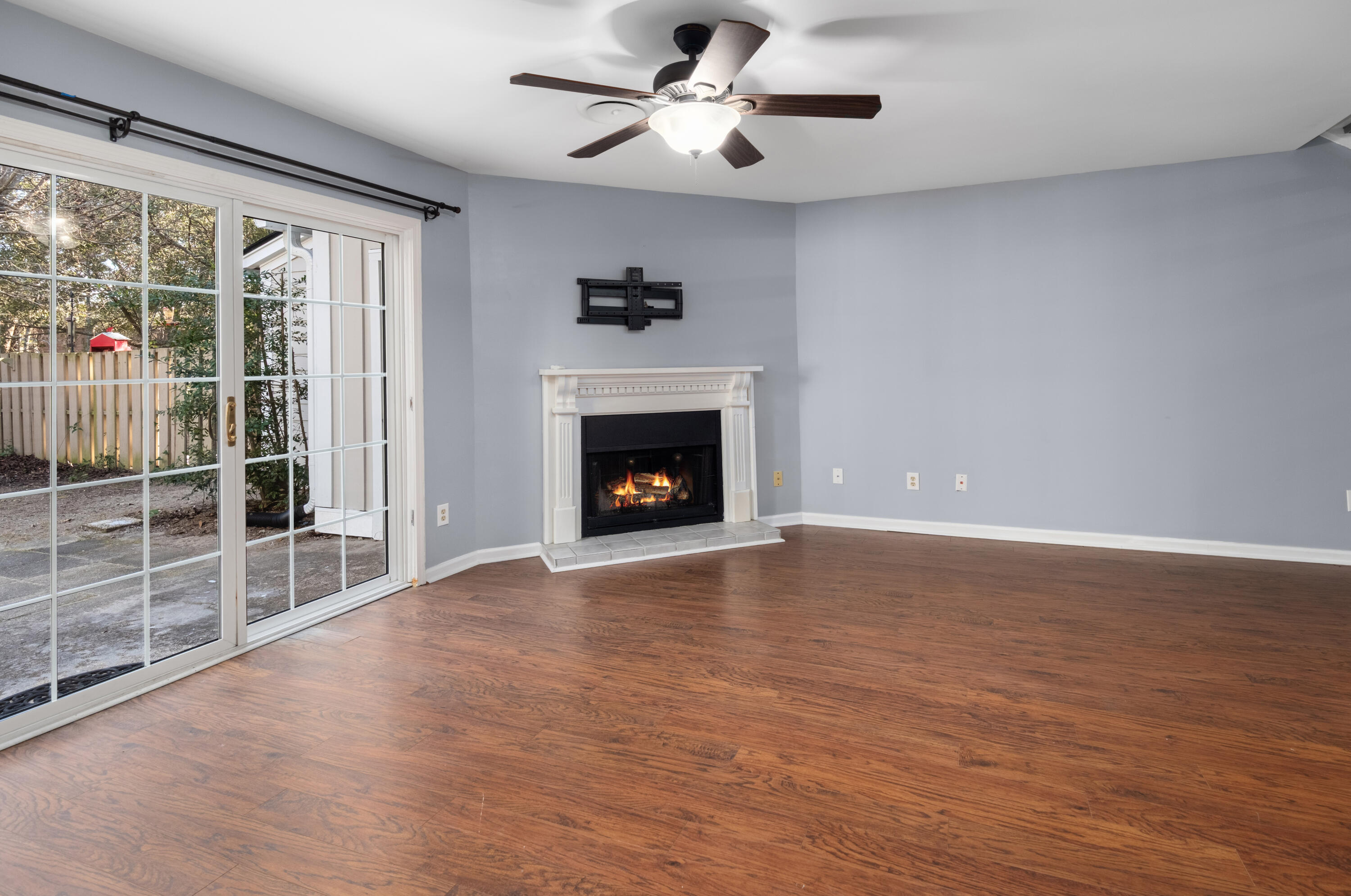 2079 Emerald Terrace Mount Pleasant, SC 29464 - Photo 4 of 40 2079 Emerald Terrace_Eterna_Media-4