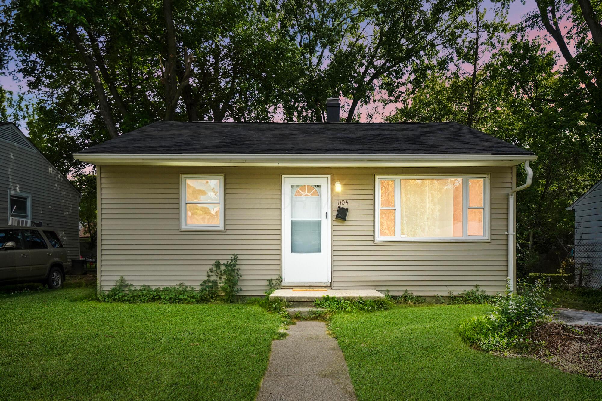 1104 Russell Avenue Springfield, OH 45506 - Photo 1 of 24