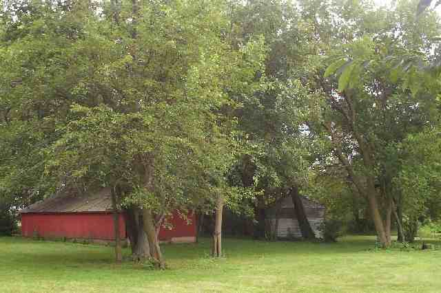 5720 North Hillcrest Road Freeport, IL 61032 - Photo 3 of 4 Gallery Image 3