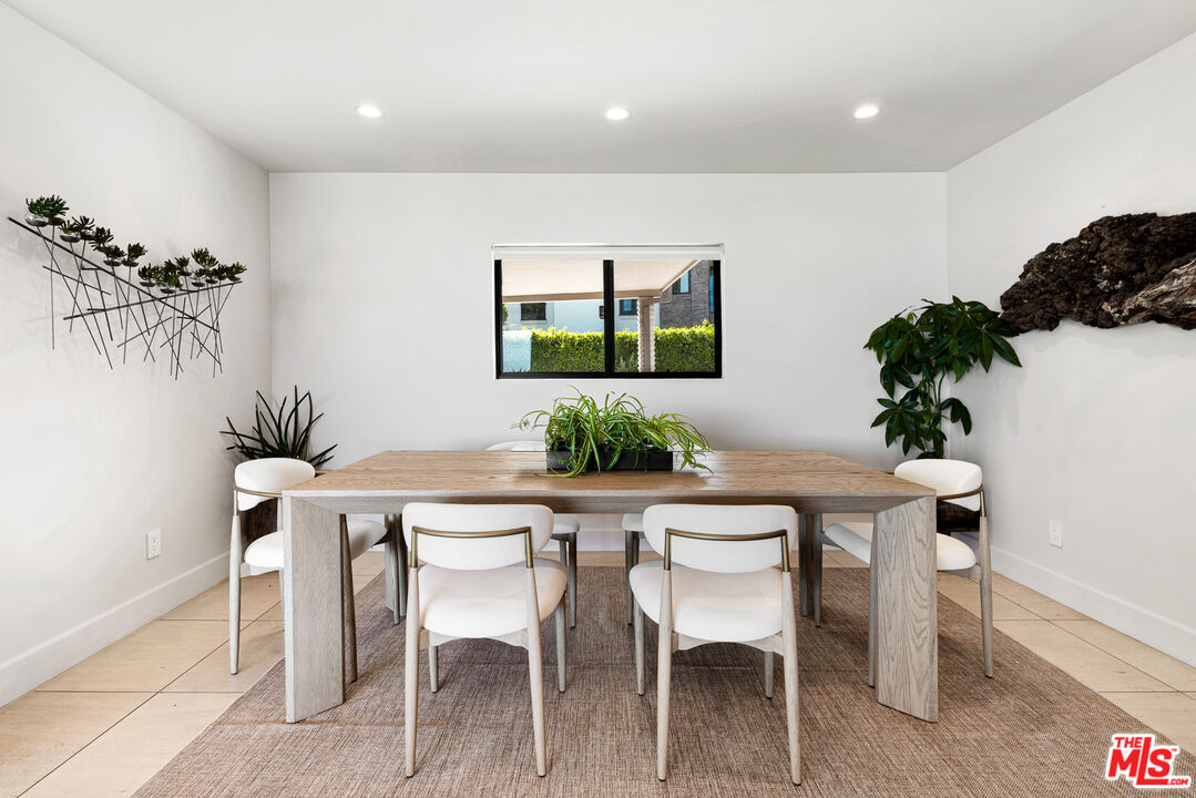 2052 Stradella Road Los Angeles, CA 90077 - Photo 15 of 34 Gallery Image 15
