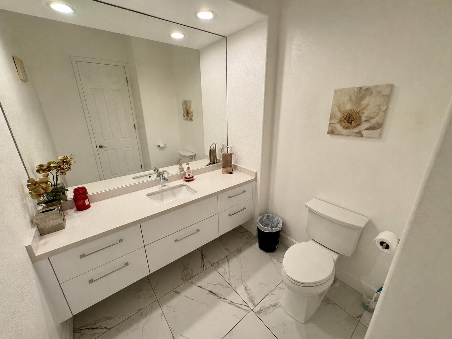 25 Buckingham Way Rancho Mirage, CA 92270 - Photo 24 of 37 Bathroom