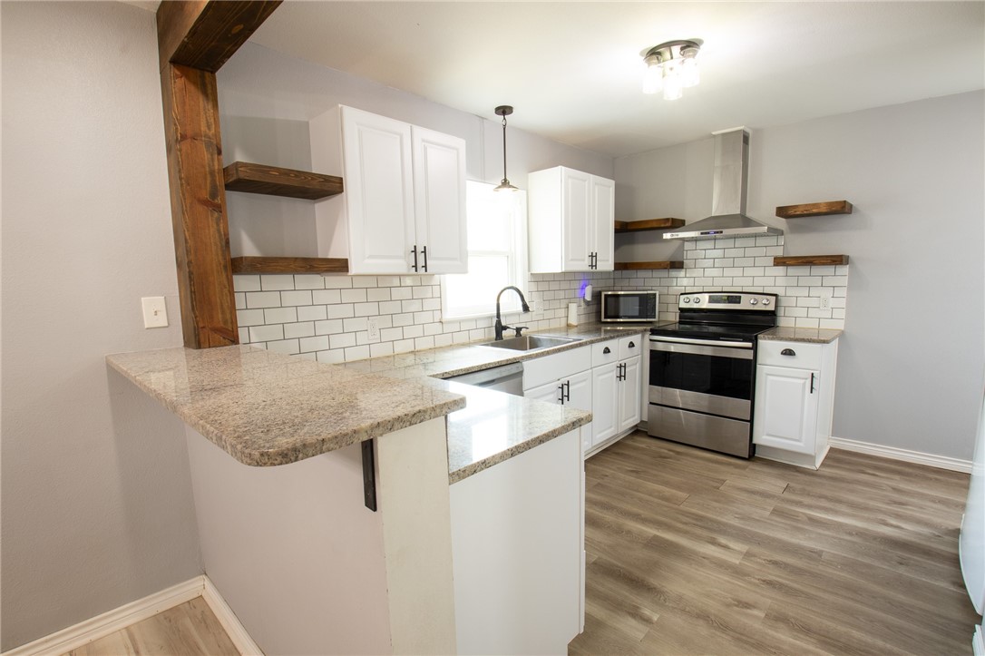 920 East Lewis Street Sinton, TX 78387 - Photo 9 of 24