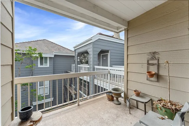 a view of a house with porch