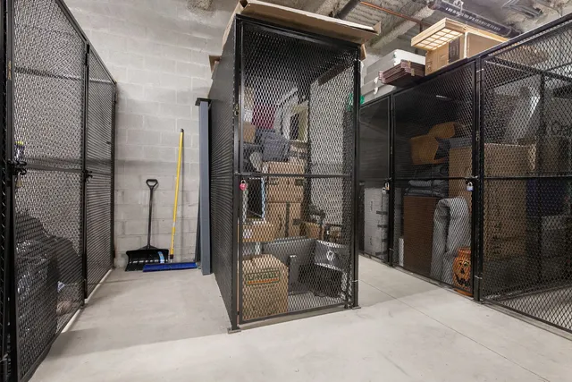 $1,299,900 | 3057 North Lincoln Avenue, Unit 4C, Chicago, IL 60657