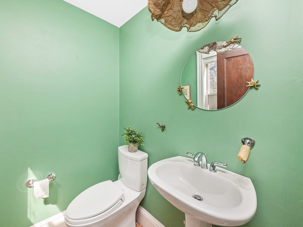 8 Clark Court Brookline, MA 02445 - Photo 11 of 29