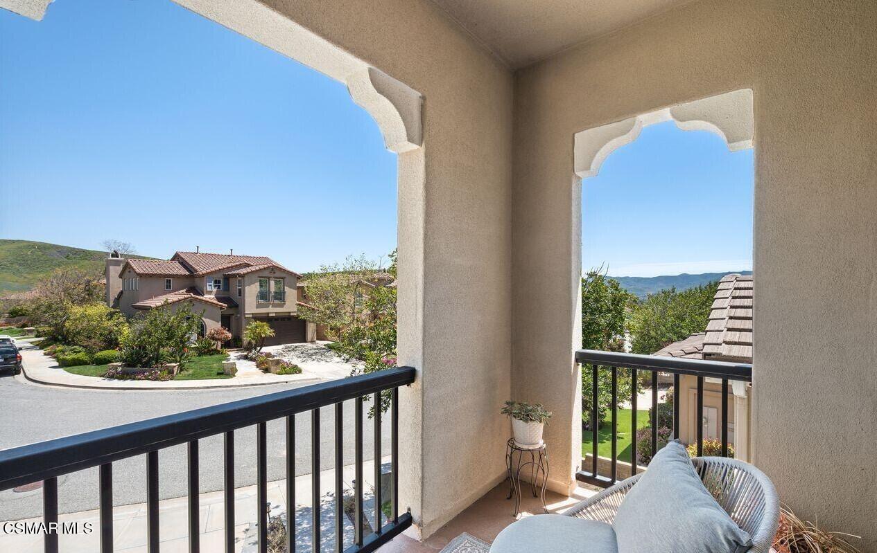 3085 Ziron Avenue Simi Valley, CA 93065 - Photo 11 of 17 balcony