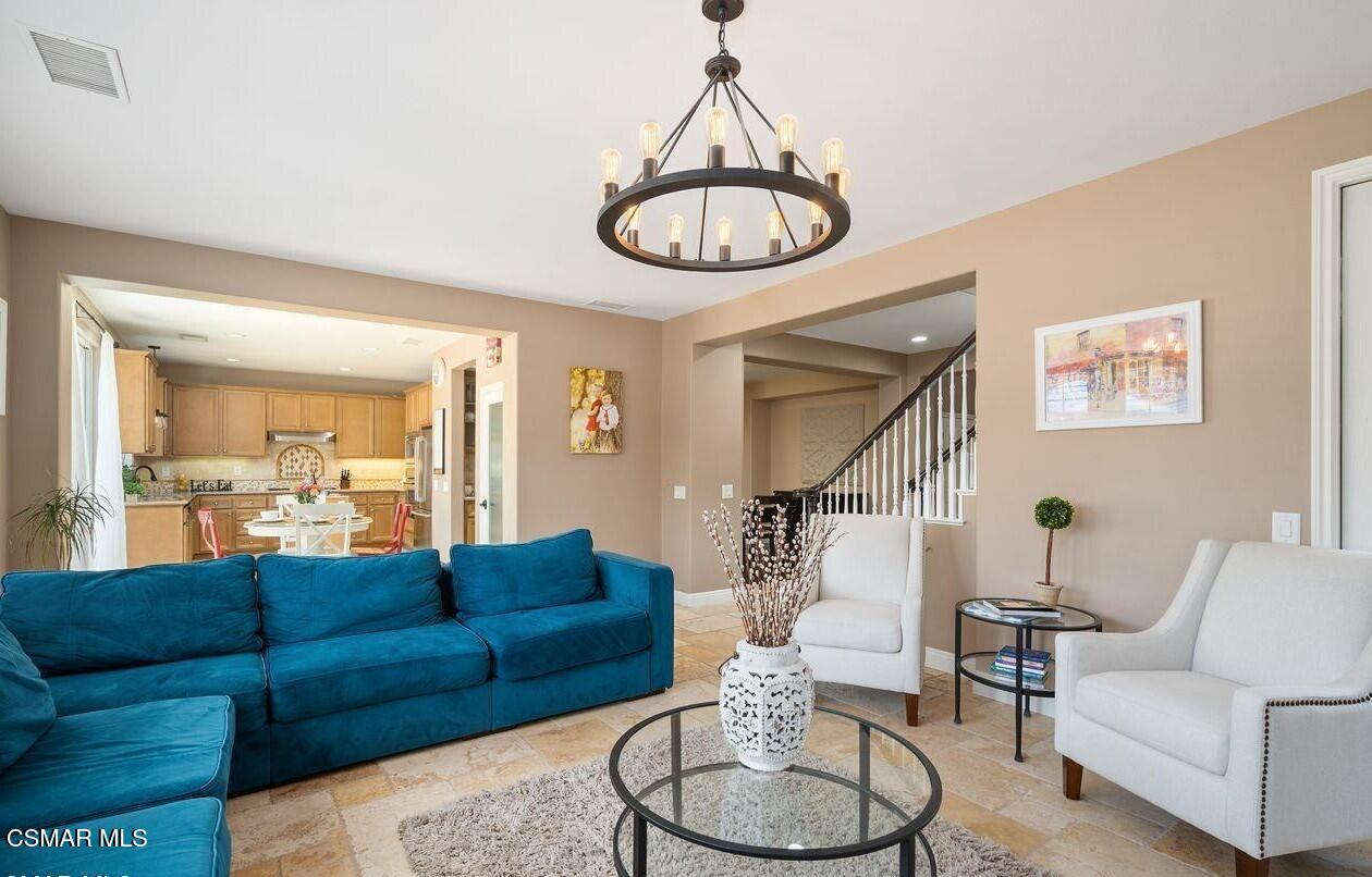 3085 Ziron Avenue Simi Valley, CA 93065 - Photo 5 of 17 lvrm back