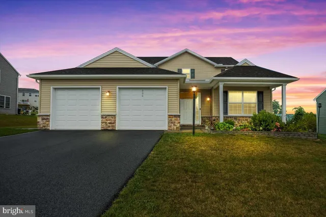 $484,900 | 206 Eagle Road, Dillsburg, PA 17019