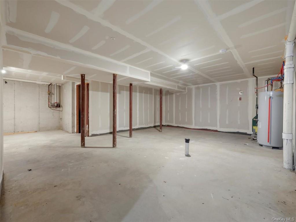 480 West Central Avenue Spring Valley, NY 10977 - Photo 29 of 35 a view of an empty room