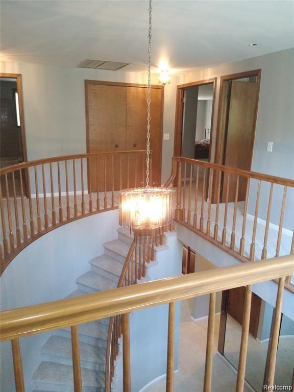 2430 Hiller Road West Bloomfield, MI 48324 - Photo 19 of 22 18.jpg