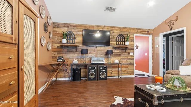 $269,999 | 11086 Faircloth Road, Bristol, FL 32321