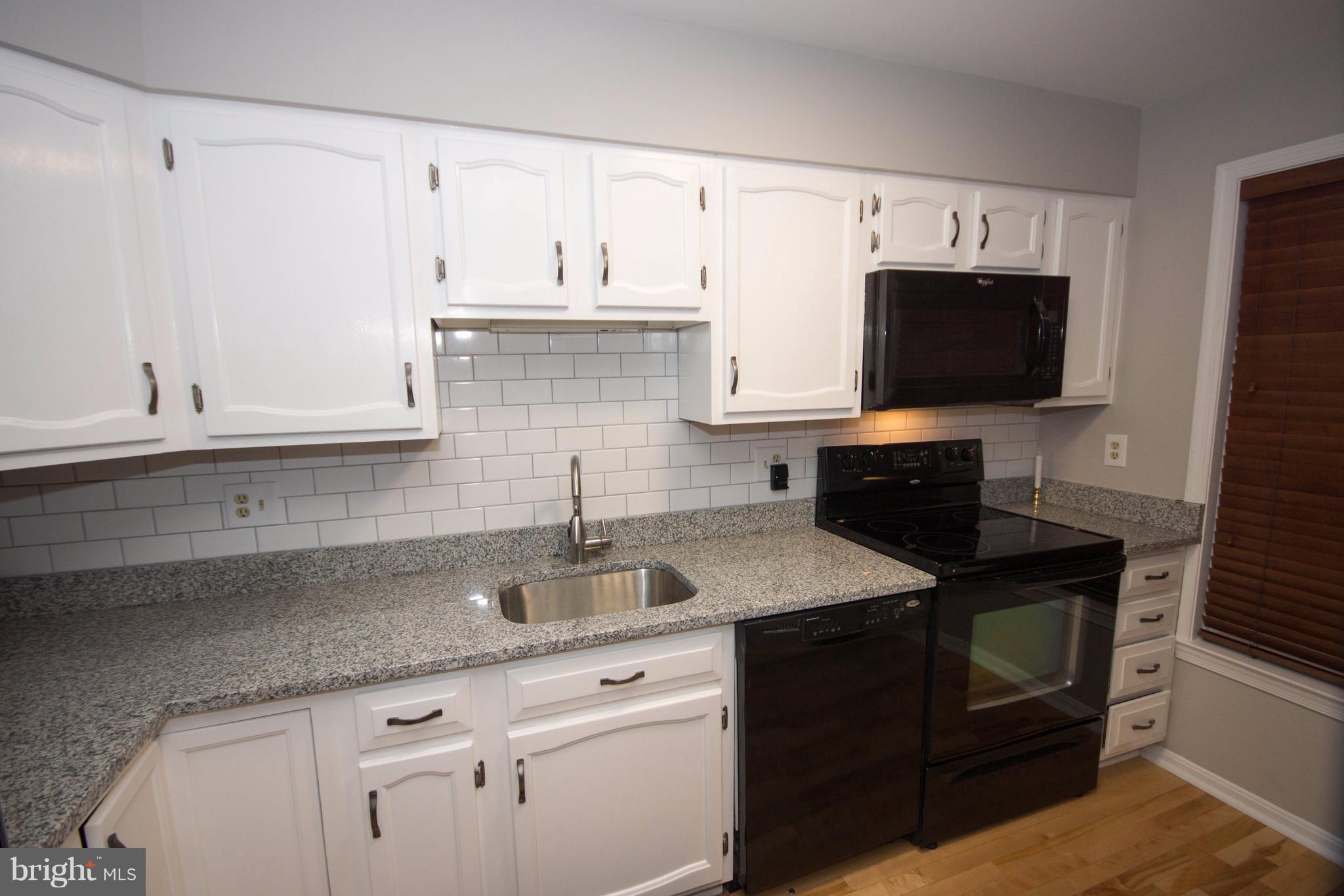 4929 7th Road South, Unit 4929 Arlington, VA 22204 - Photo 4 of 30 Kitchen