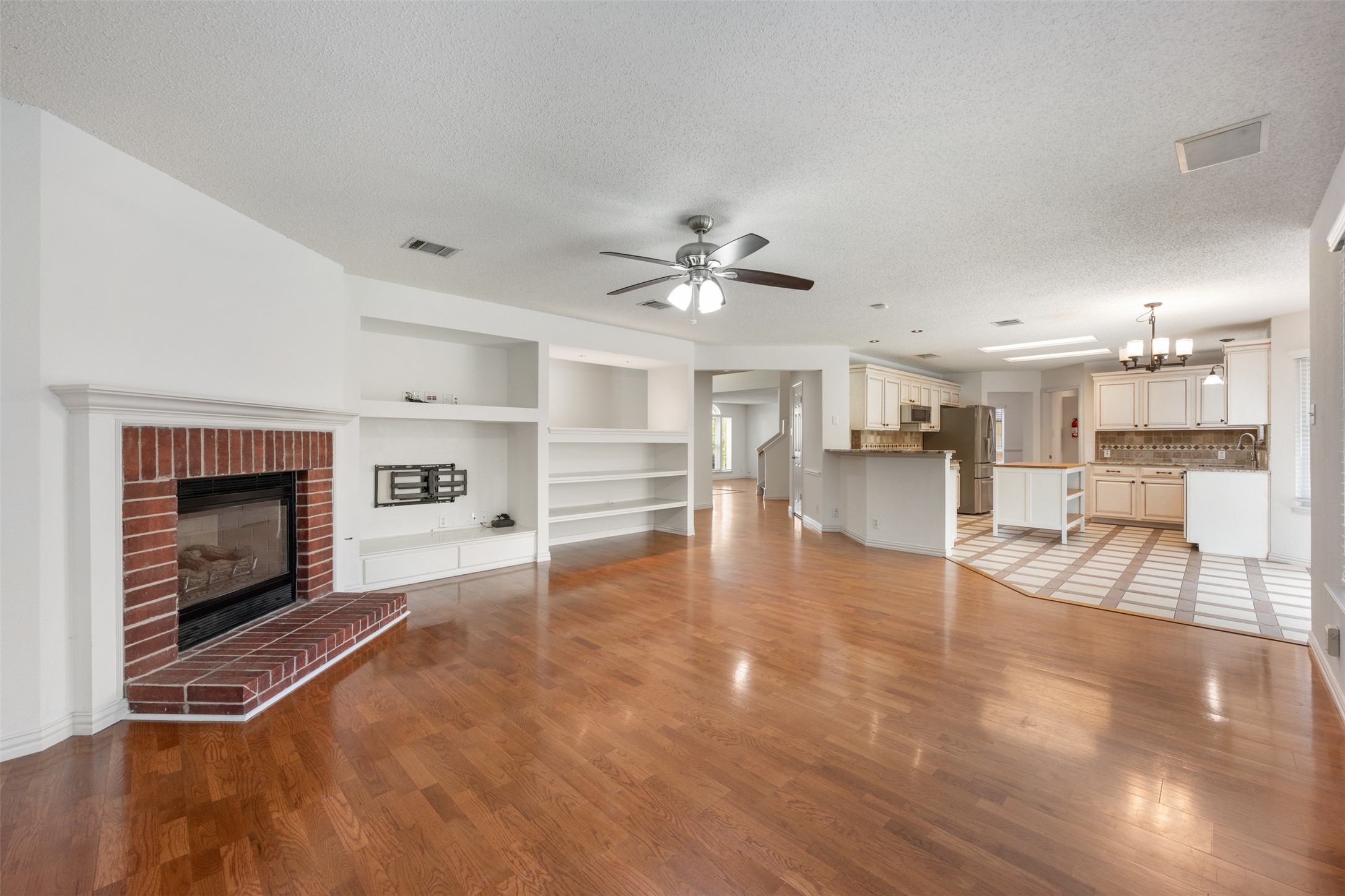 3635 Flora Vista Loop Round Rock, TX 78681 - Photo 14 of 40