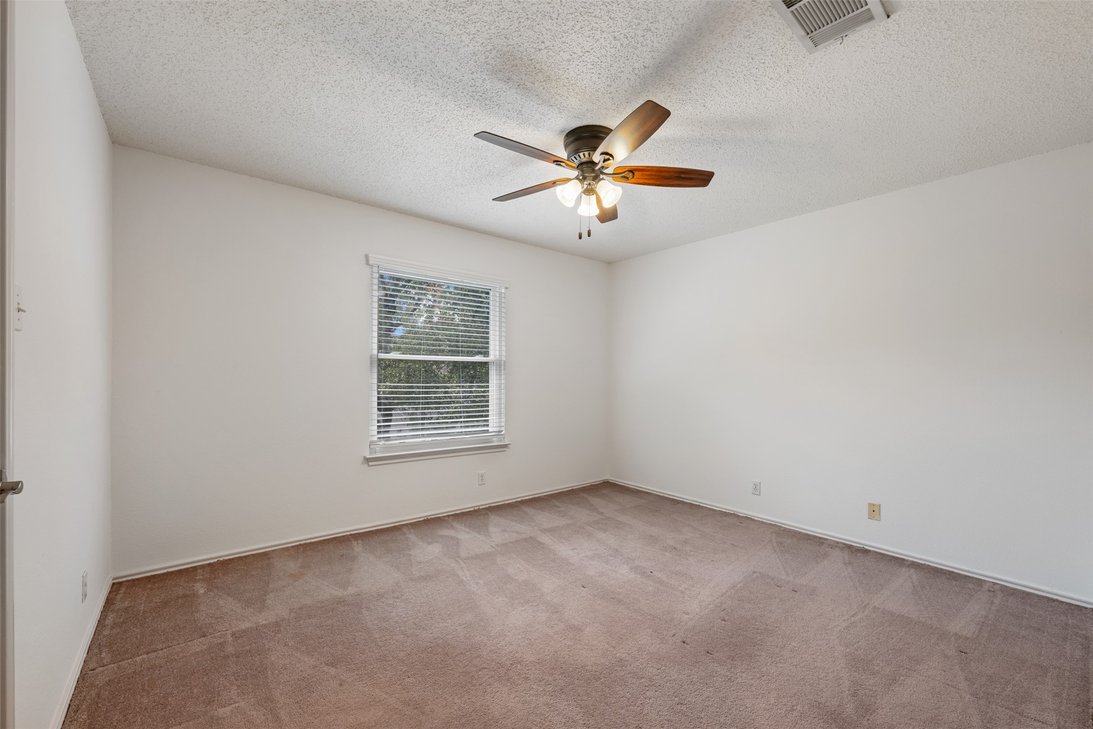 3635 Flora Vista Loop Round Rock, TX 78681 - Photo 32 of 40