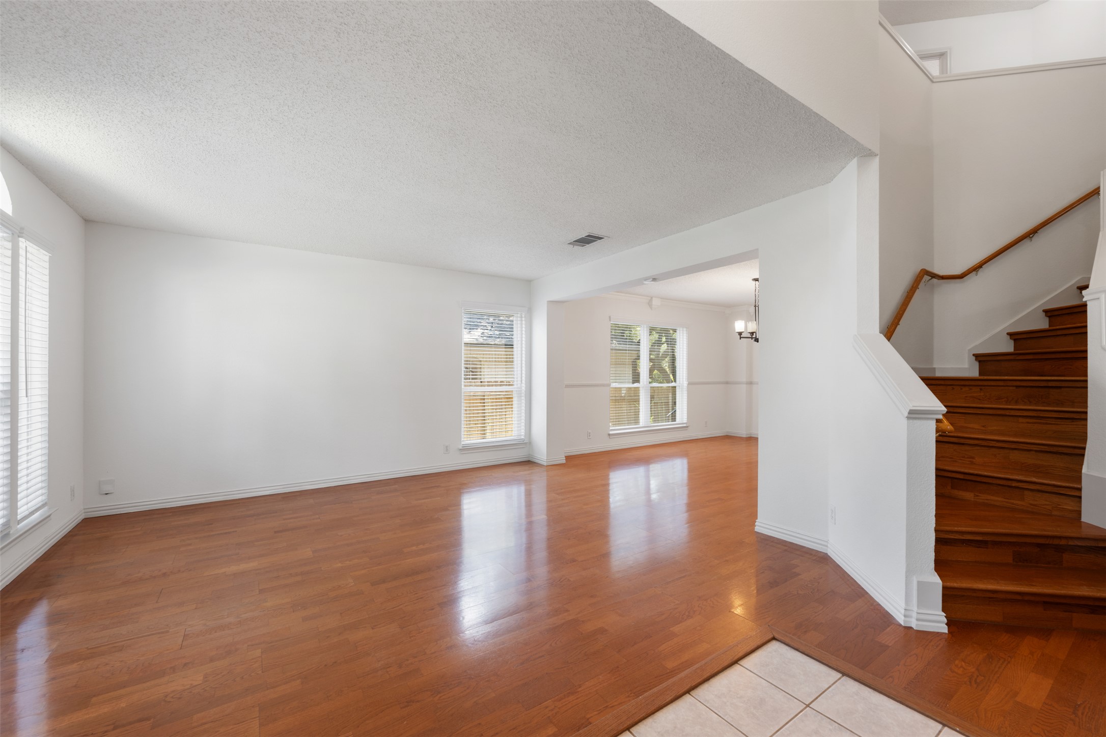 3635 Flora Vista Loop Round Rock, TX 78681 - Photo 4 of 40