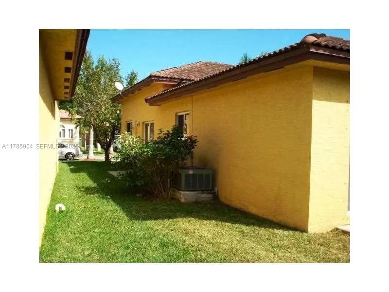 2540 Northeast 41st Terrace Homestead, FL 33033 - Photo 5 of 12 a view of outdoor space and yard