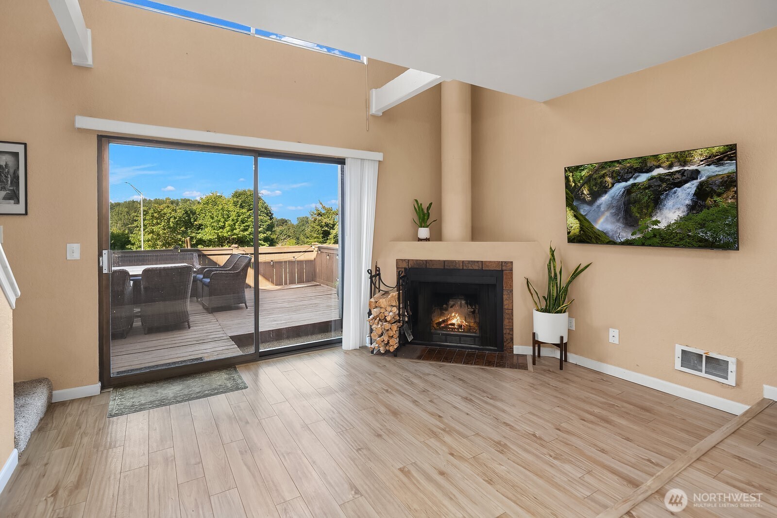 25044 Lake Fenwick Road, Unit 32 Kent, WA 98032 - Photo 5 of 19 Gallery Image 5