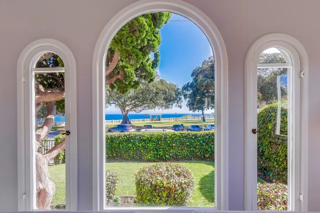 $1,699,900 | 690 West Paseo Del Mar, San Pedro, CA 90731