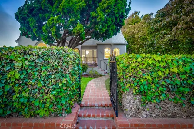 $1,699,900 | 690 West Paseo Del Mar, San Pedro, CA 90731