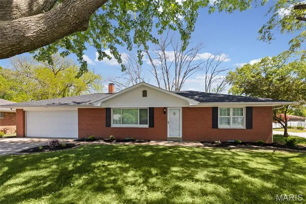 $184,900 | 40 Joseph Drive, Fairview Heights, IL 62208