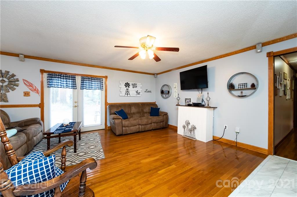 2051 Jim McCarter Road Clover, SC 29710 - Photo 10 of 31 Gallery Image 10