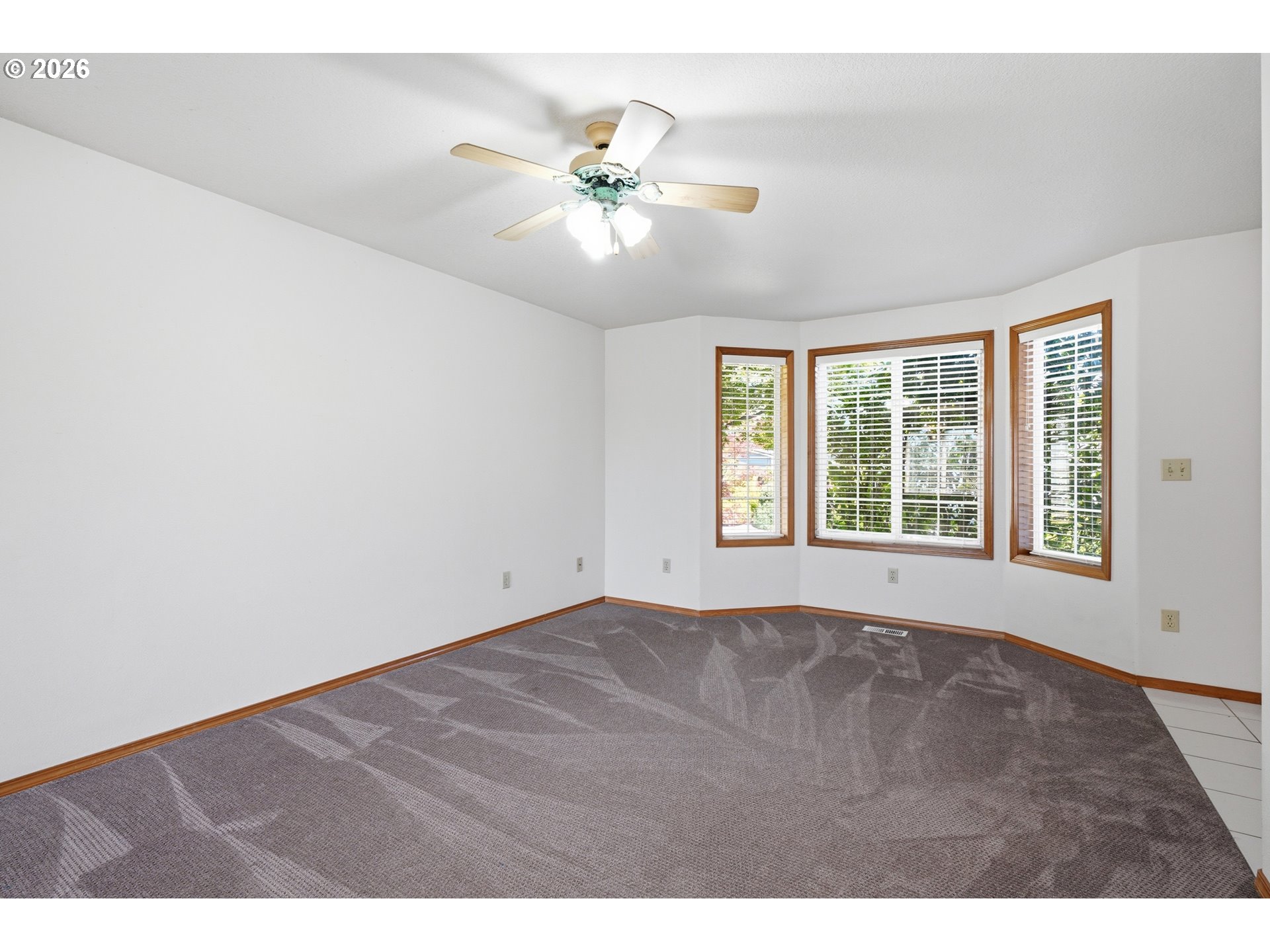 2826 Northwest Sierra Place Camas, WA 98607 - Photo 11 of 43 Living Room