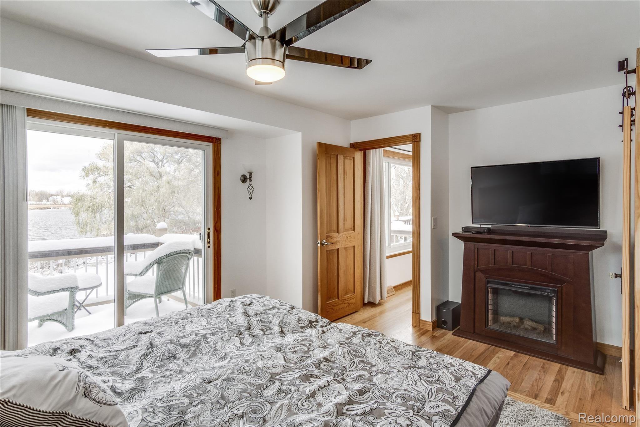 1314 Butcher Road Fenton, MI 48430 - Photo 11 of 28 Interiors (18 of 35).jpg