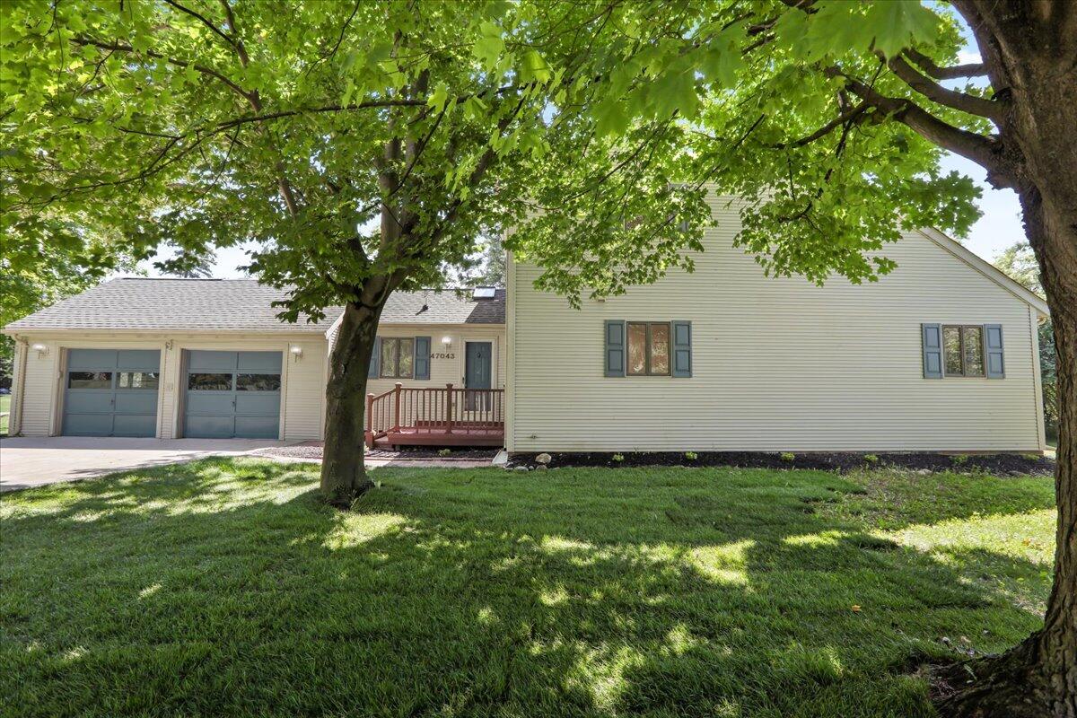 47043 Curtis Road Northville, MI 48168 - Photo 2 of 38 01-47043 Curtis Rd