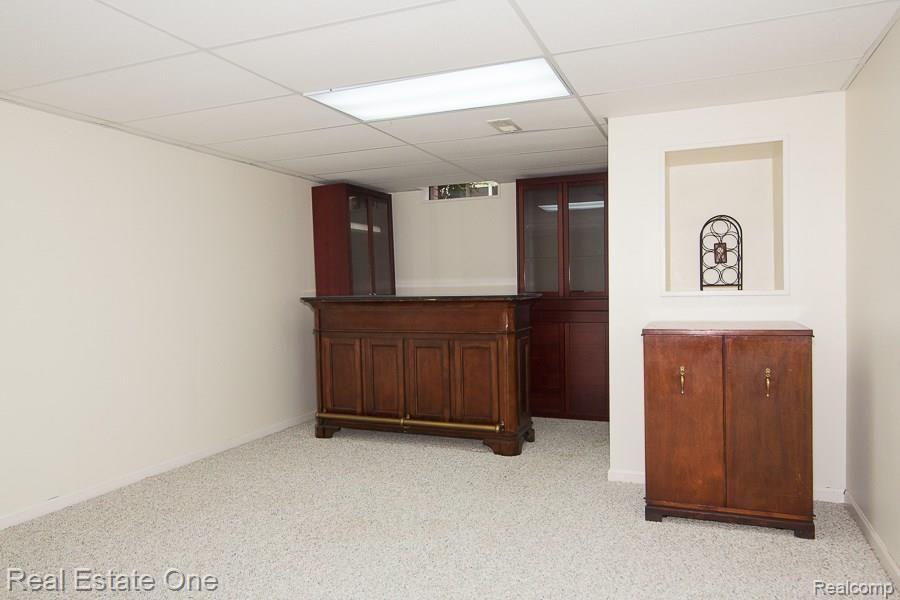 2440 Pleasant View Drive Rochester, MI 48306 - Photo 27 of 30 _OL_5125_Pleasantview_W032.jpg