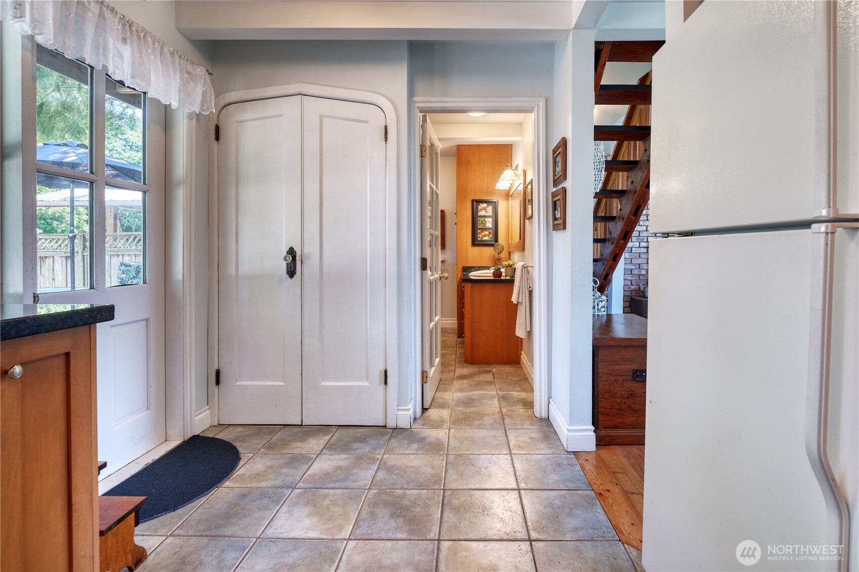 2111 Maple Street Point Roberts, WA 98281 - Photo 11 of 28 Gallery Image 11