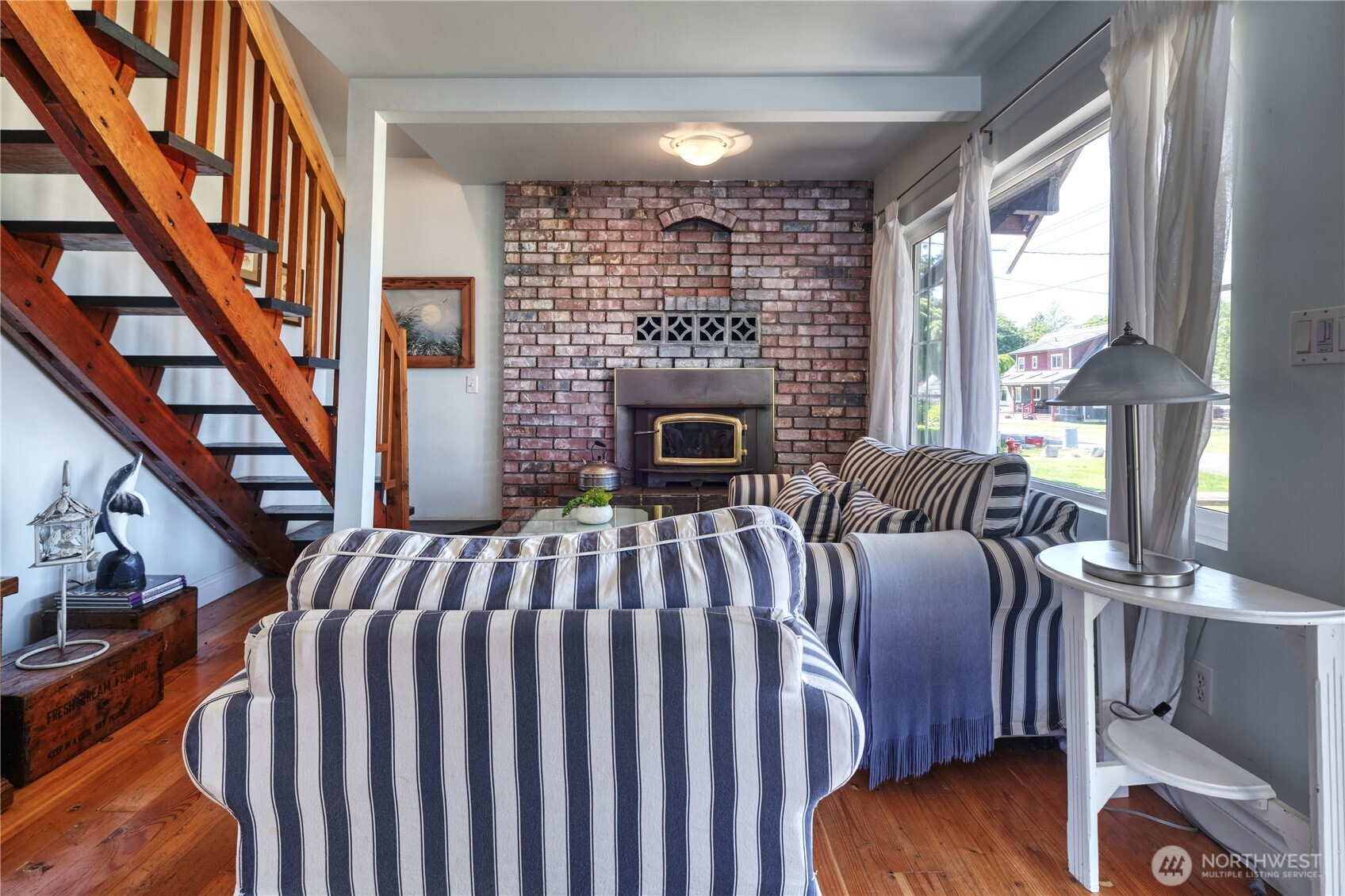 2111 Maple Street Point Roberts, WA 98281 - Photo 5 of 28 Gallery Image 5
