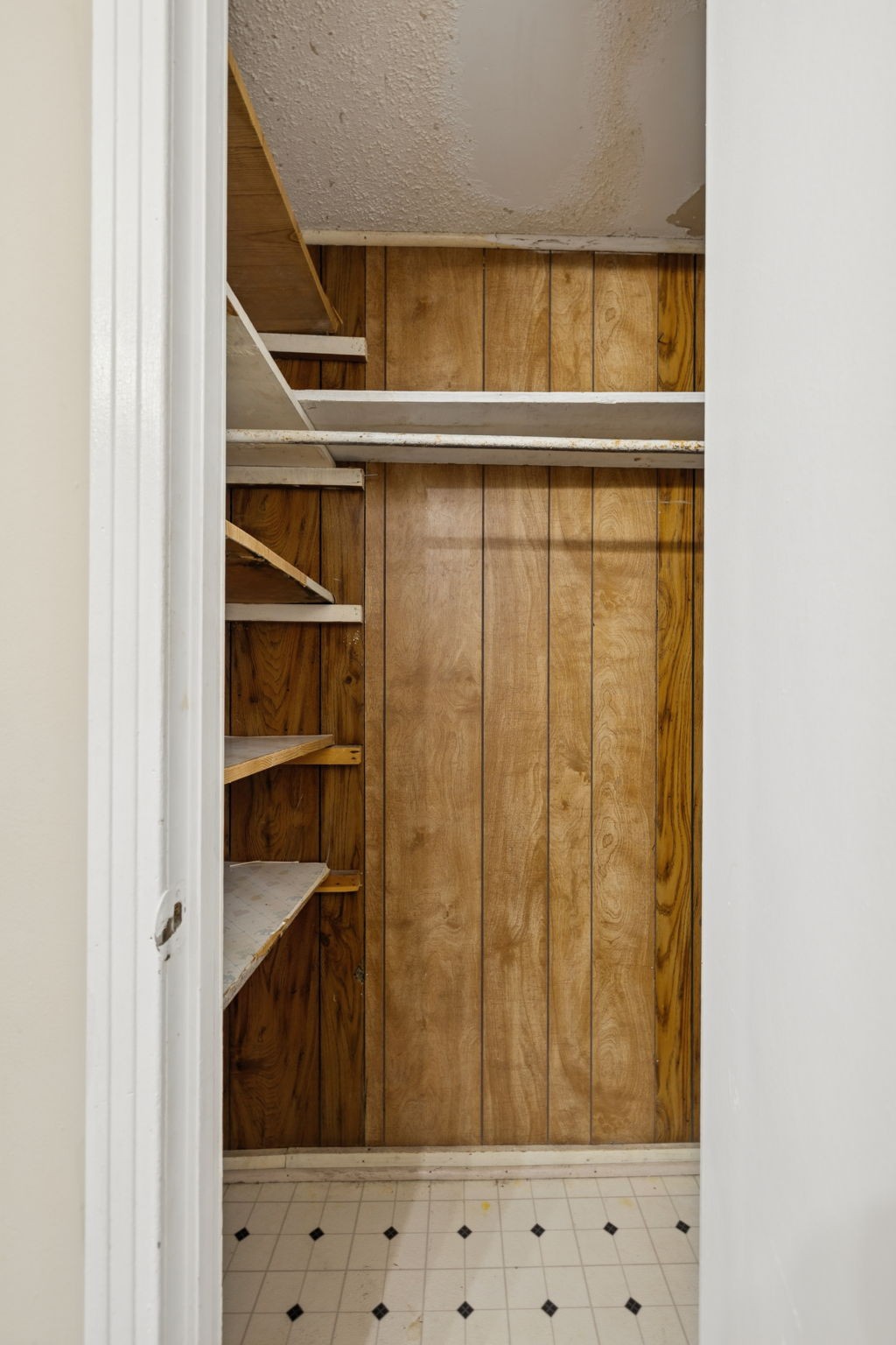 1323 Pleasant Grove Road Westmoreland, TN 37186 - Photo 16 of 26 a view of front door