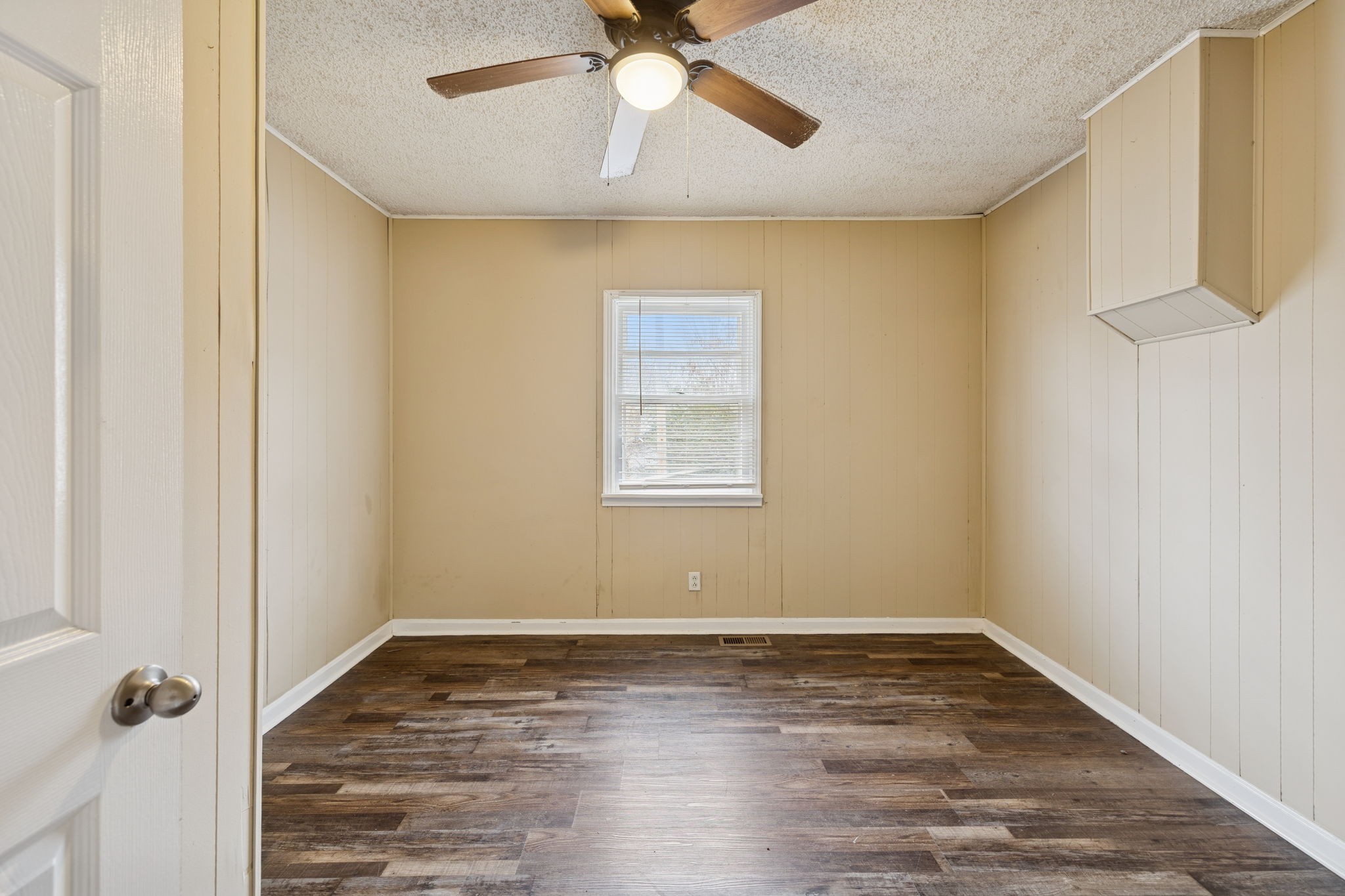 1323 Pleasant Grove Road Westmoreland, TN 37186 - Photo 10 of 26 a view of empty room with wooden floor