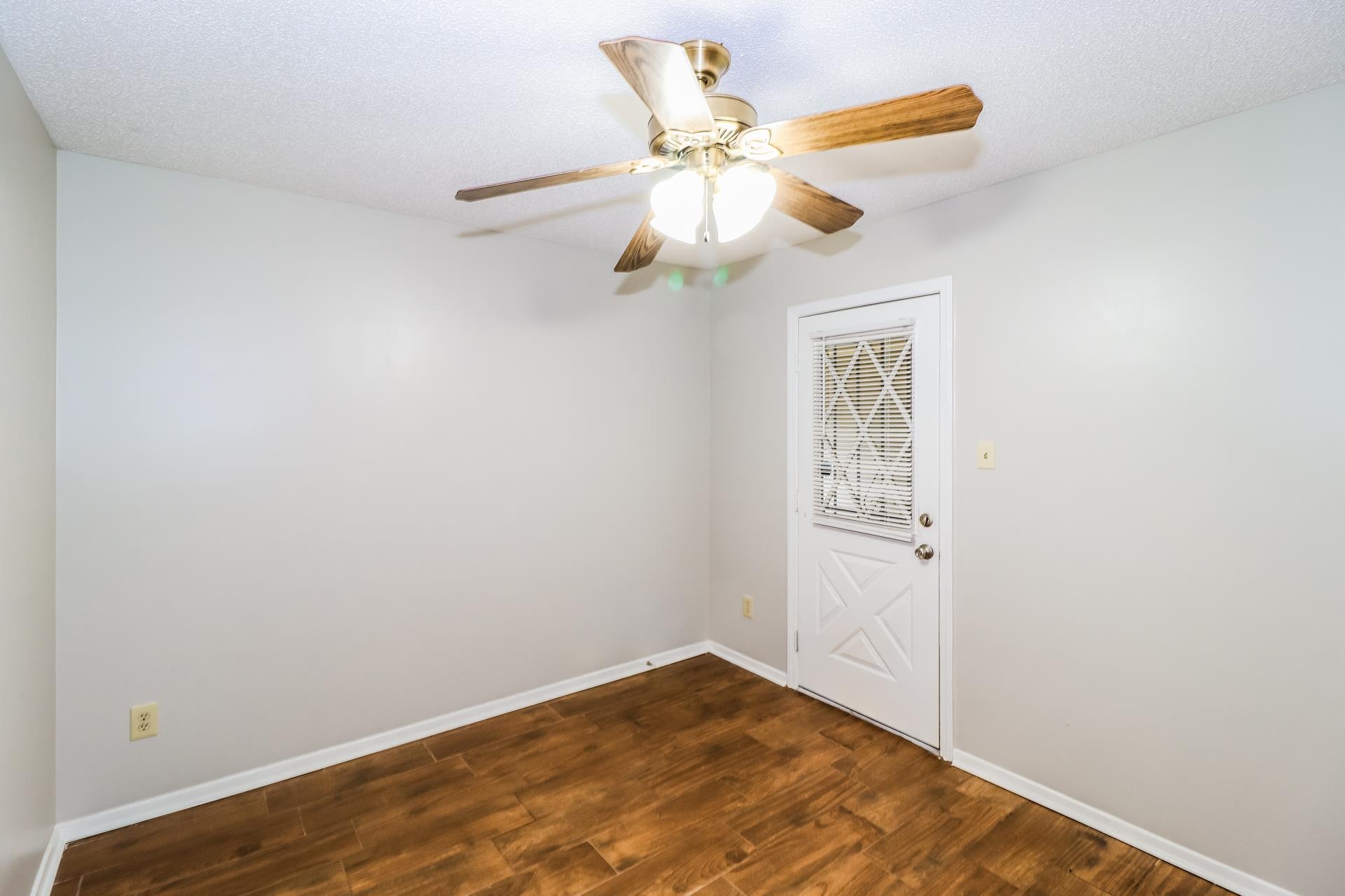 2145 Bobolink Trail Memphis, TN 38134 - Photo 5 of 16 a view of an entryway