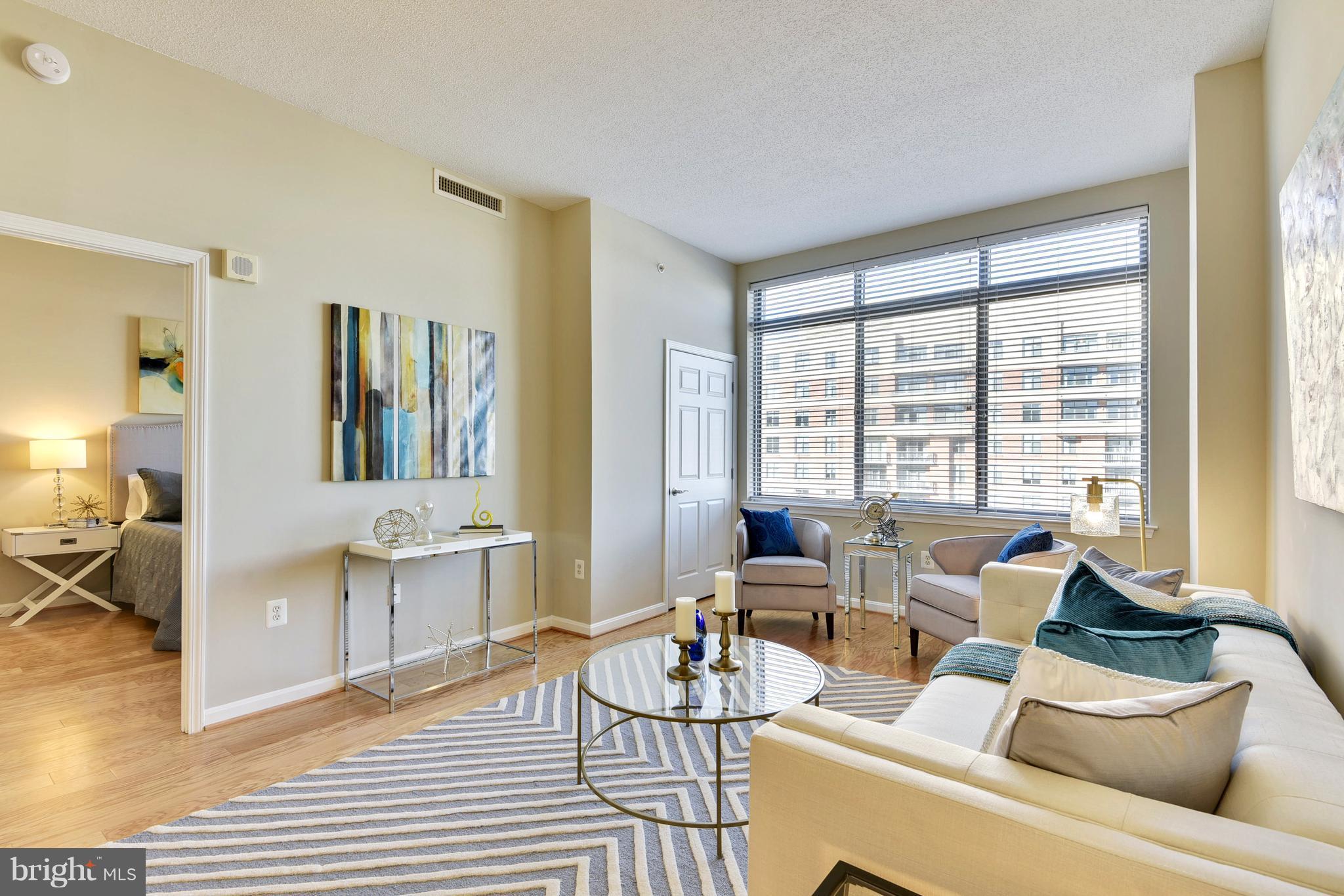 11710 Old Georgetown Road, Unit 1425 North Bethesda, MD 20852 - Photo 1 of 23 Living Room