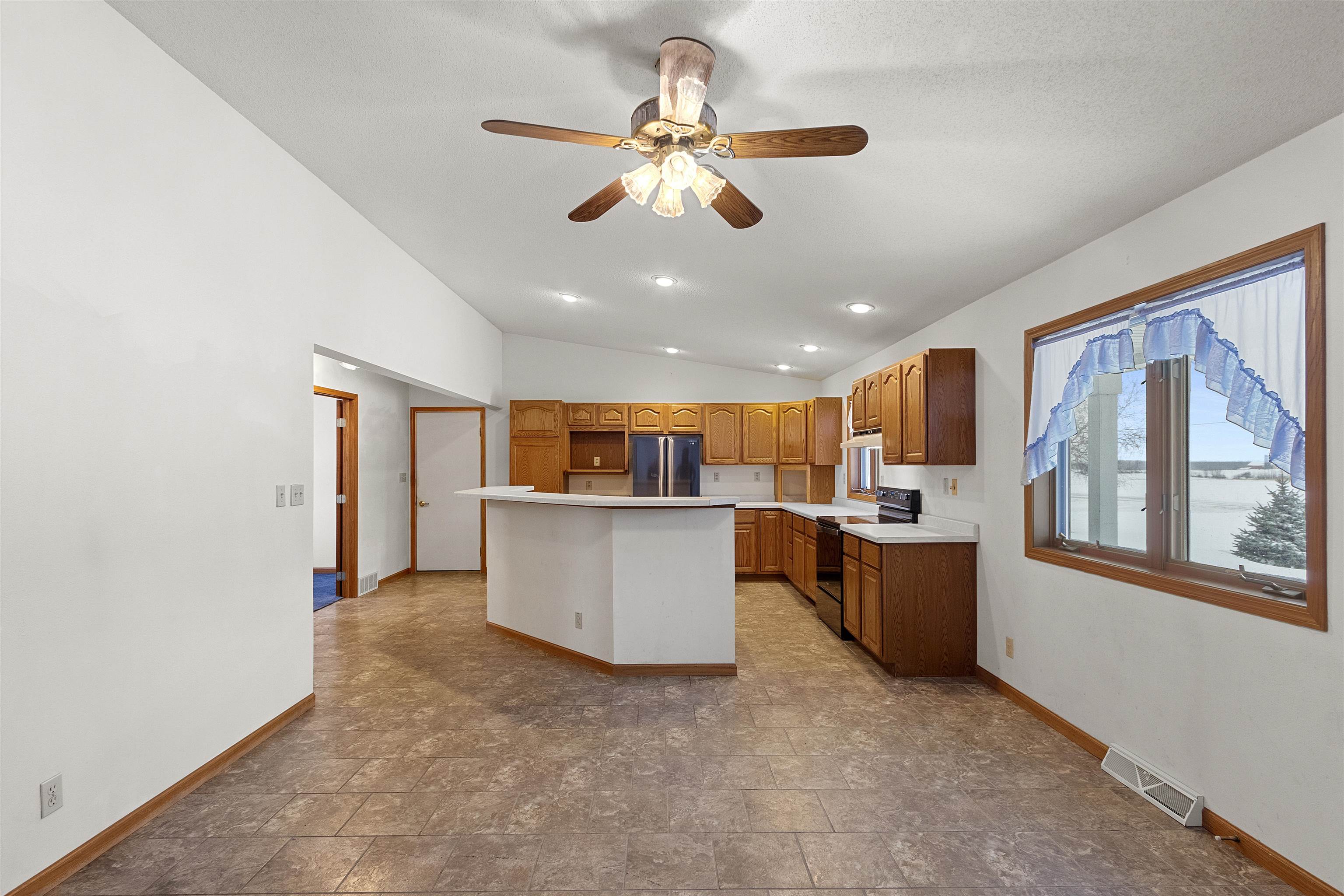 W4770 Ertl Road Menasha, WI 54952 - Photo 6 of 62