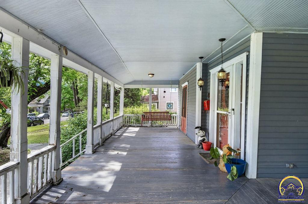 1501 Southwest Mulvane Street Topeka, KS 66604 - Photo 4 of 55