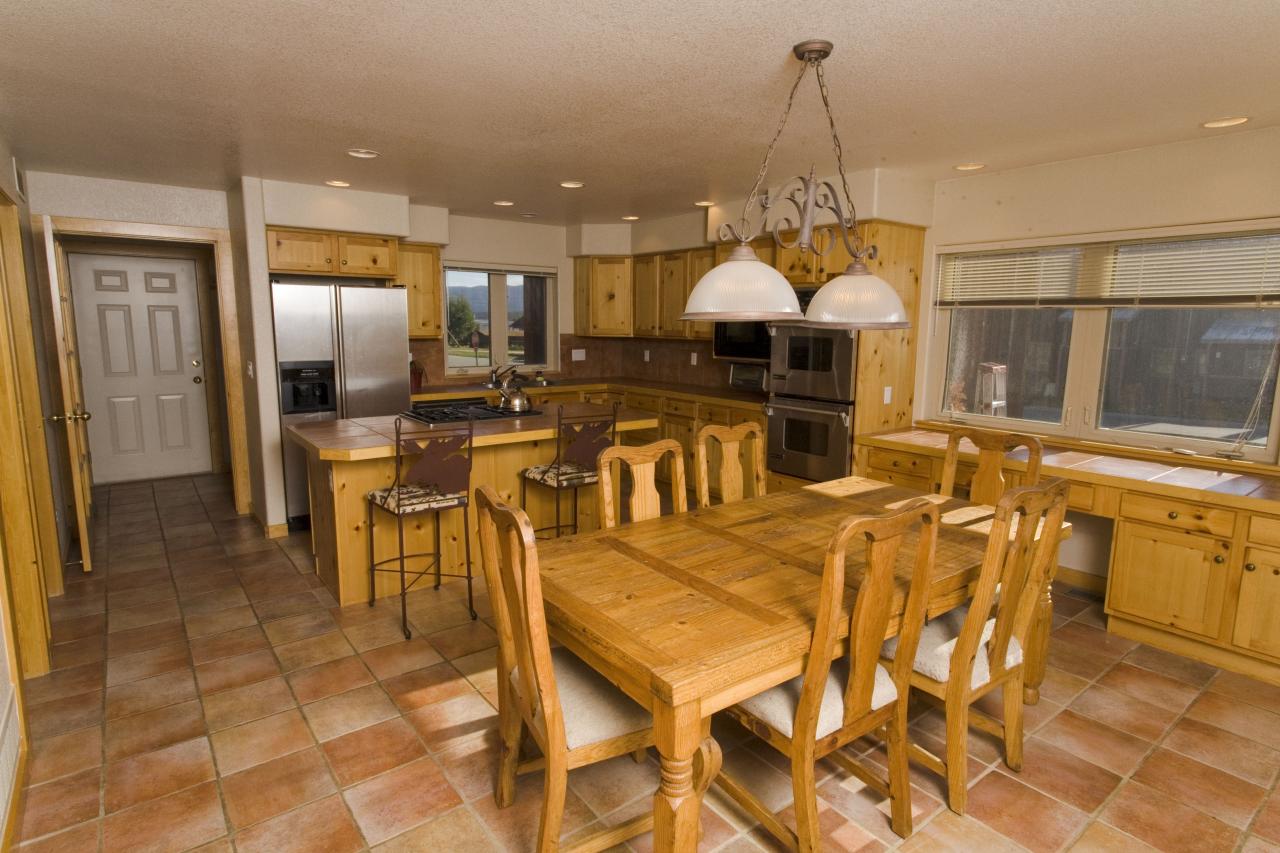 247 Norgren Road Fraser, CO 80442 - Photo 2 of 8 Kitchen / Dining