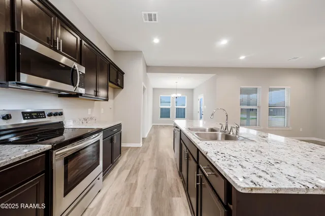 $1,725 | 223 Stanwell Avenue, Duson, LA 70529