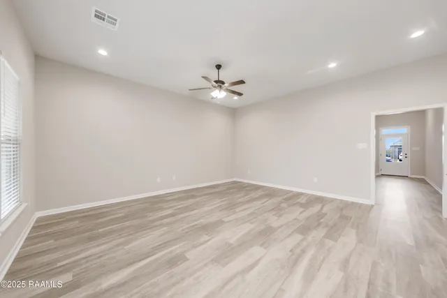 $1,725 | 223 Stanwell Avenue, Duson, LA 70529