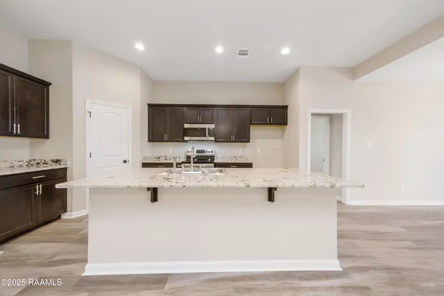 $1,725 | 223 Stanwell Avenue, Duson, LA 70529