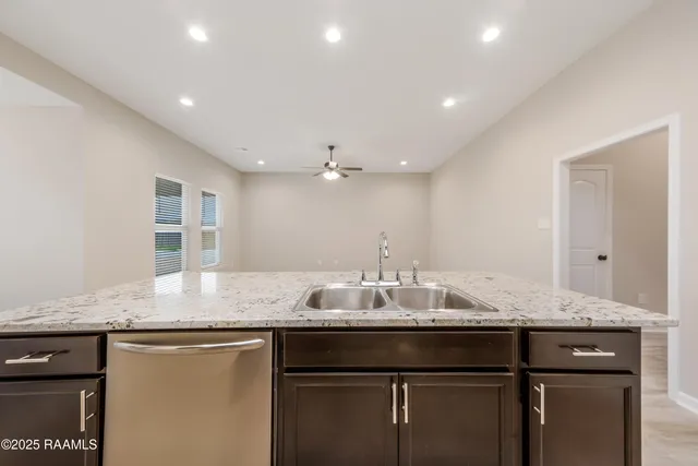 $1,725 | 223 Stanwell Avenue, Duson, LA 70529