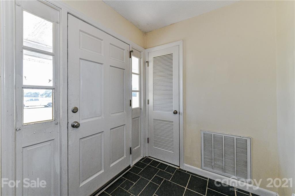 126 Baucom Deese Road Monroe, NC 28110 - Photo 5 of 28 a bathroom with a shower